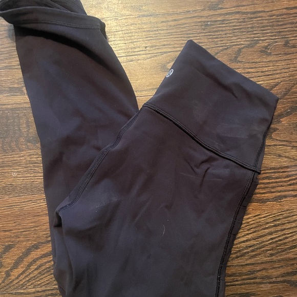 Lululemon Set of Four Leggings in Various Colors - Picture 9 of 9